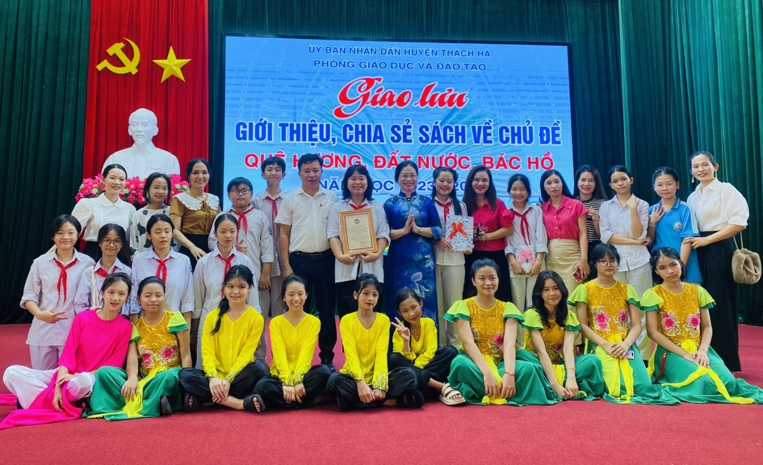 Trường THCS Phan Huy Chú đạt Giải Nhất cuộc thi giao lưu chia sẻ sách về chủ đề “Quê hương - Đất nước - Bác Hồ”