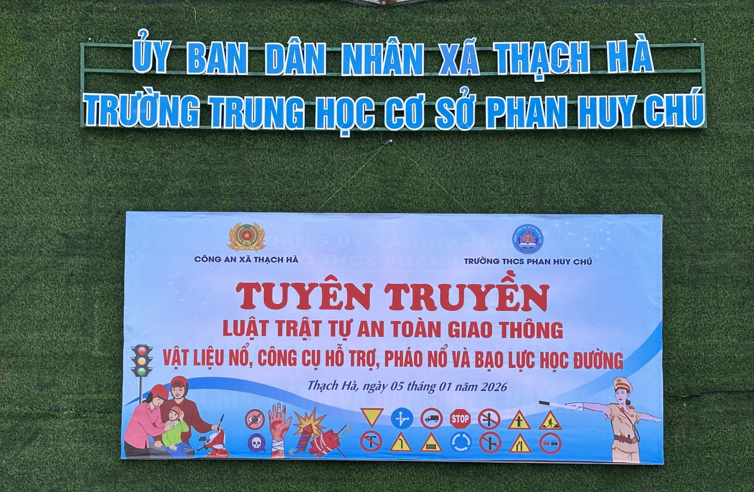 TRƯỜNG THCS PHAN HUY CHÚ TĂNG CƯỜNG TUYÊN TRUYỀN PHÁP LUẬT, KÝ CAM KẾT ĐẢM BẢO AN TOÀN TRƯỜNG HỌC