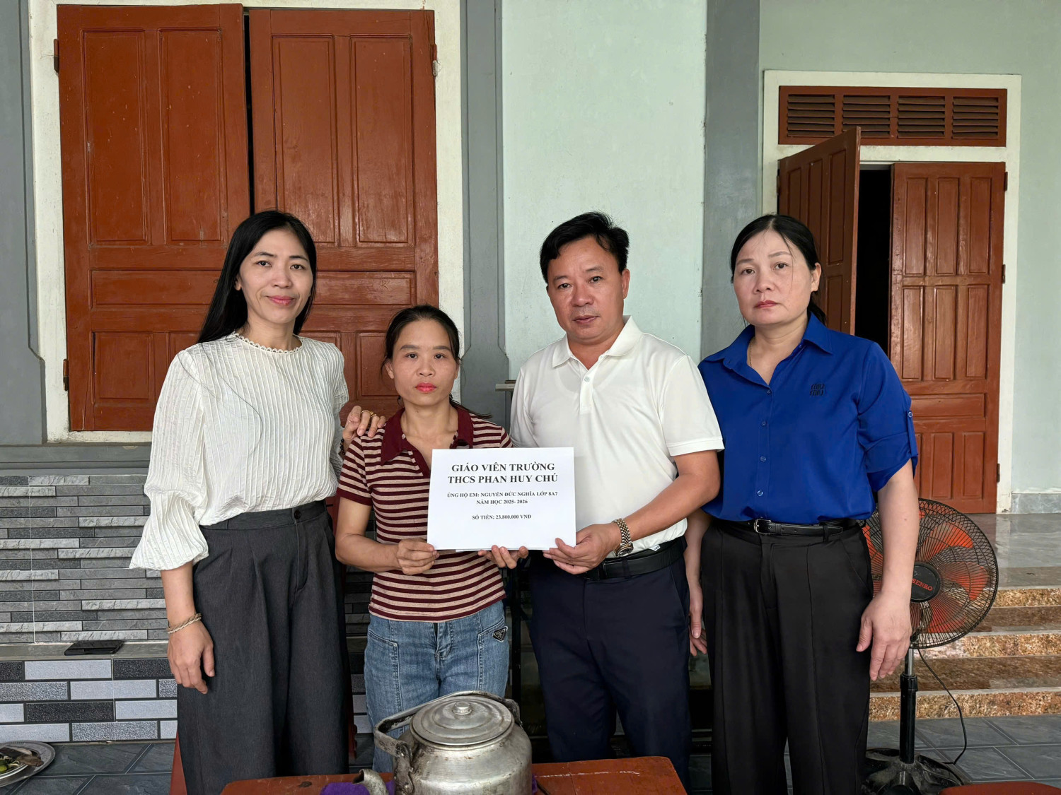 GIÁO VIÊN TRƯỜNG THCS PHAN HUY CHÚ CHUNG TAY ỦNG HỘ HỌC SINH BỊ TAI NẠN VÌ ĐIỆN GIẬT